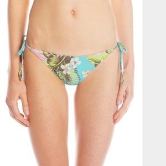 Billabong Bikini - Picture 10 of 12